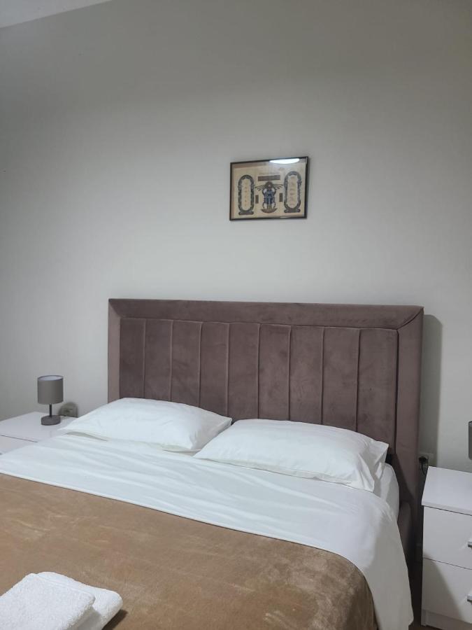 Home Inn Apartaments Tirana Apartament